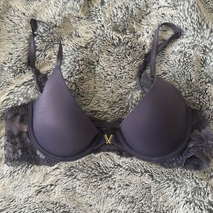 Victoria Secret scoop bra